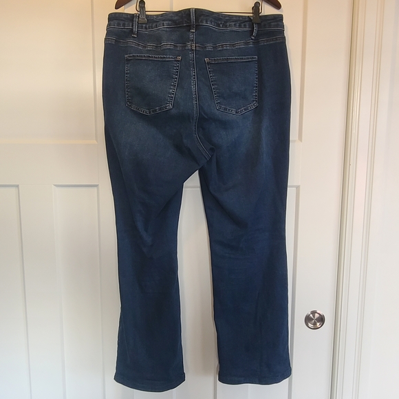 Talbots Barely Boot Fit Classic Blue Jeans - Picture 5 of 6